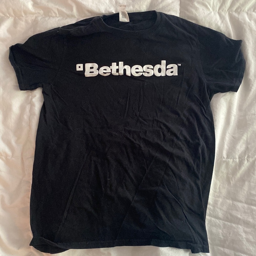 Bethesda Gaming Shirt - Medium